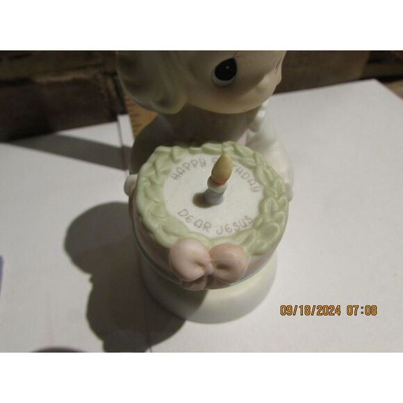 ENESCO PRECIOUS MOMENTS HAPPY BIRTHDAY DEAR JESUS 1997 272523 CHRISTIAN - Picture 5 of 7